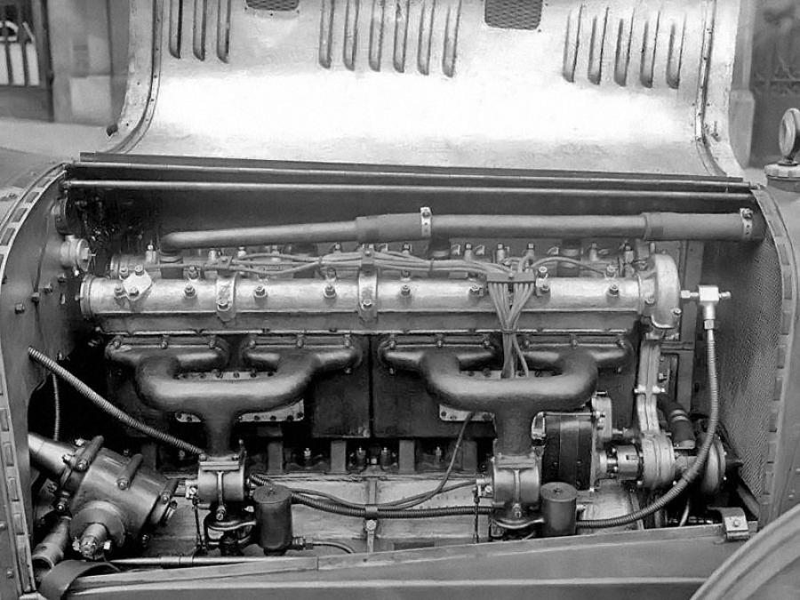 Моторный отсек Ballot 4.9 Litre Indy 500 1919 года  (фото 2 из 3)